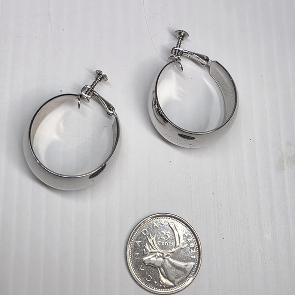 Silver toned puffy Chunky hoop clip on screw back Earrings - Picture 5 of 7